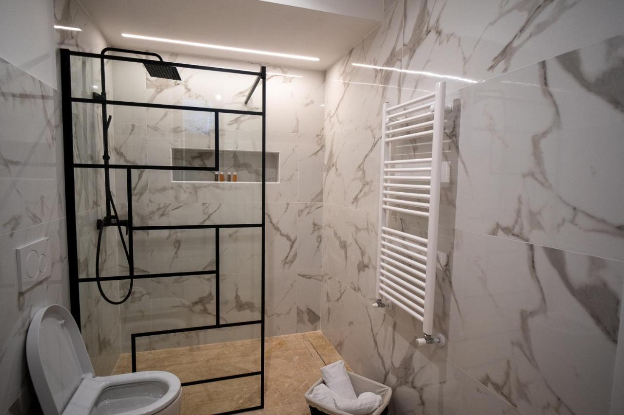 Luxury Cecilia Via Antonio Del Re 9 Tivoli Hotel Buitenkant foto