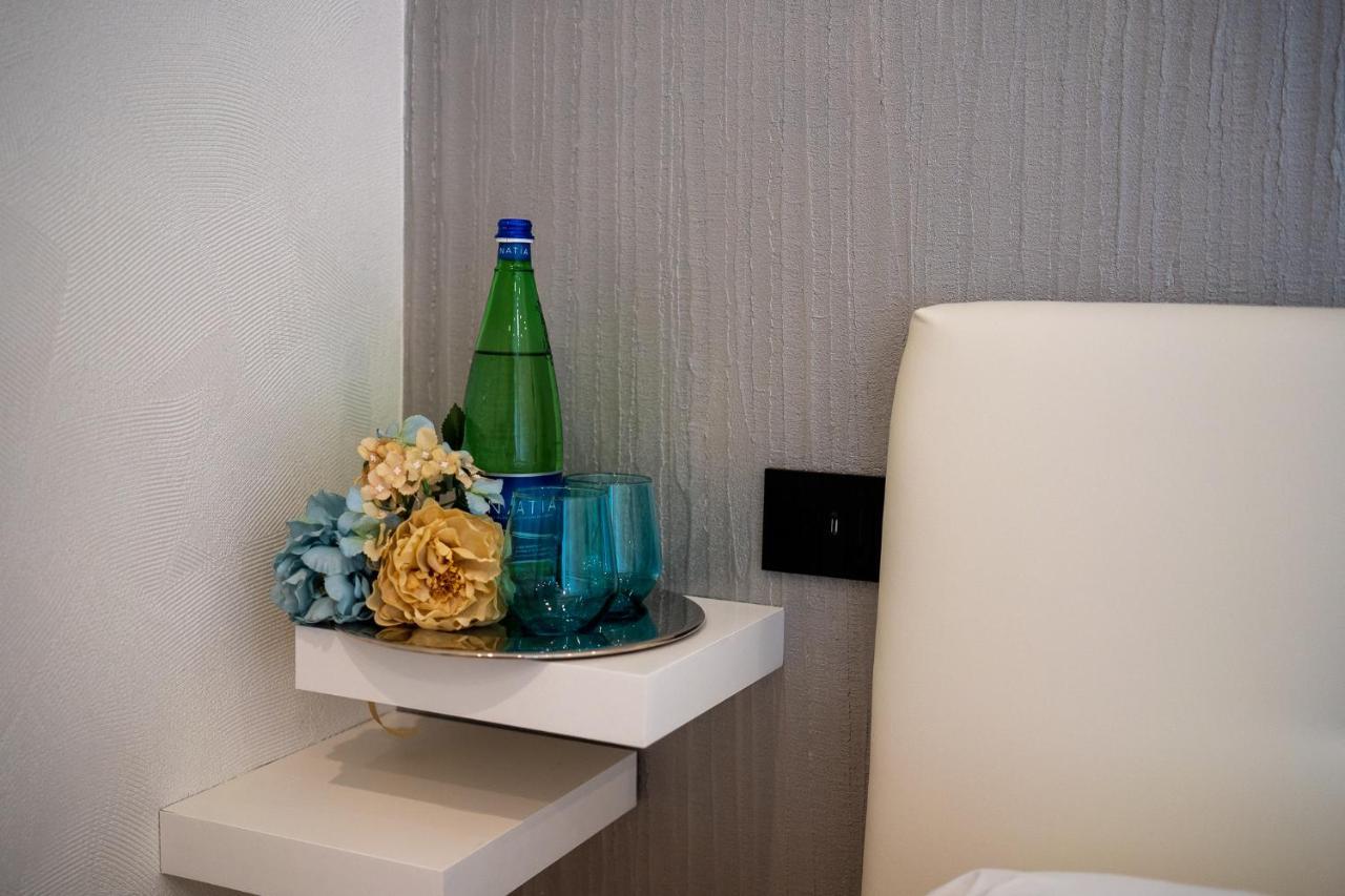 Luxury Cecilia Via Antonio Del Re 9 Tivoli Hotel Buitenkant foto