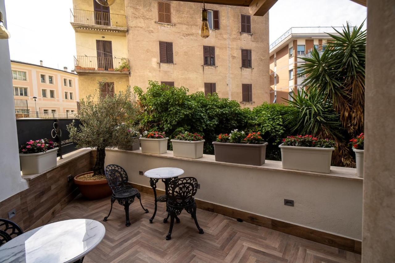 Luxury Cecilia Via Antonio Del Re 9 Tivoli Hotel Buitenkant foto