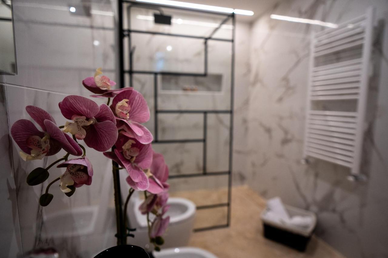 Luxury Cecilia Via Antonio Del Re 9 Tivoli Hotel Buitenkant foto