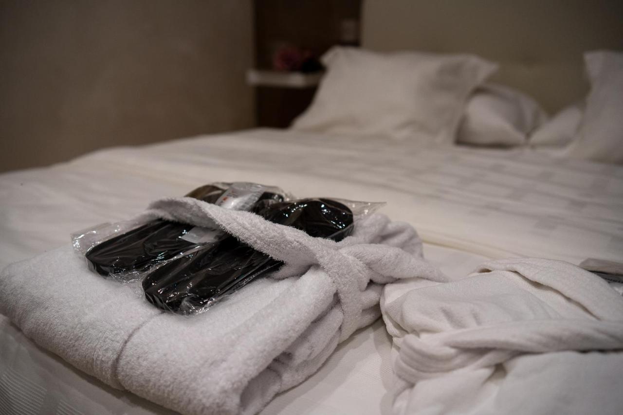 Luxury Cecilia Via Antonio Del Re 9 Tivoli Hotel Buitenkant foto