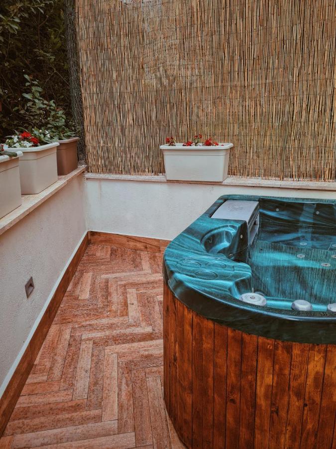Luxury Cecilia Via Antonio Del Re 9 Tivoli Hotel Buitenkant foto